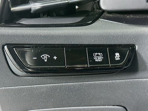 Used 2023 Kia Niro LX image 17