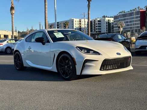 Certified 2022 Toyota GR86 Premium image 4