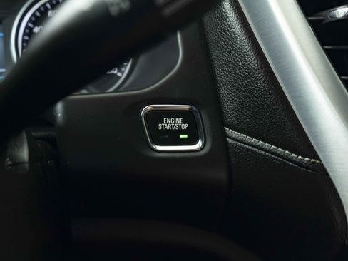 Used 2021 GMC Acadia SLE FWD image 25