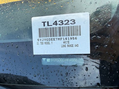 Used 2021 Tesla Model Y Long Range image 9