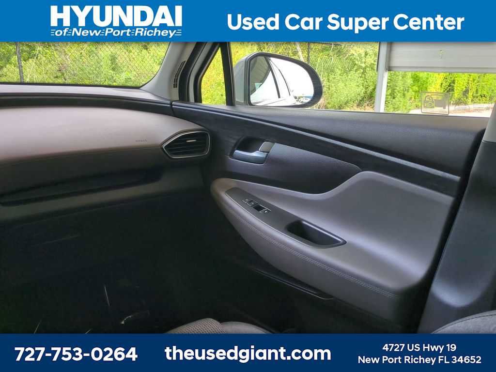 Used 2019 Hyundai Santa Fe SE FWD image 18