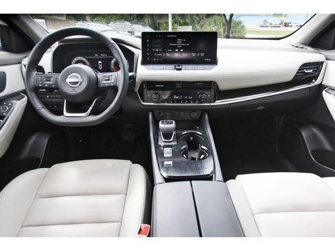 Used 2024 Nissan Rogue SL FWD image 9