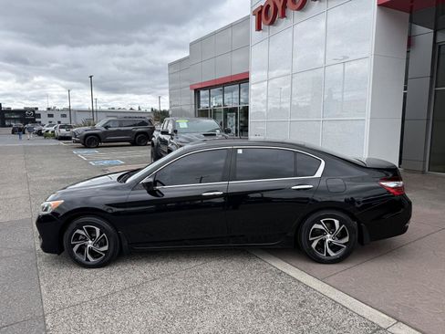 Used 2016 Honda Accord LX image 3