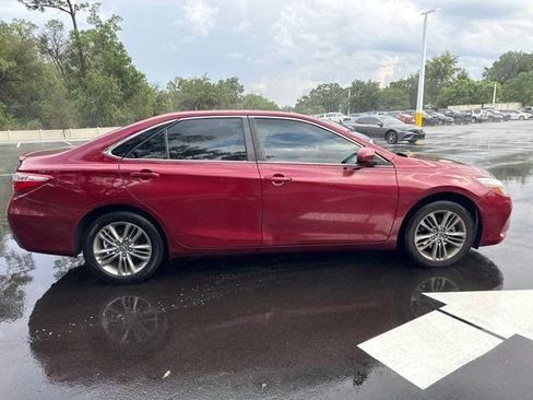 Used 2017 Toyota Camry SE FWD image 5