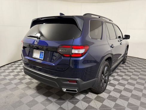Used 2025 Honda Pilot Sport image 18