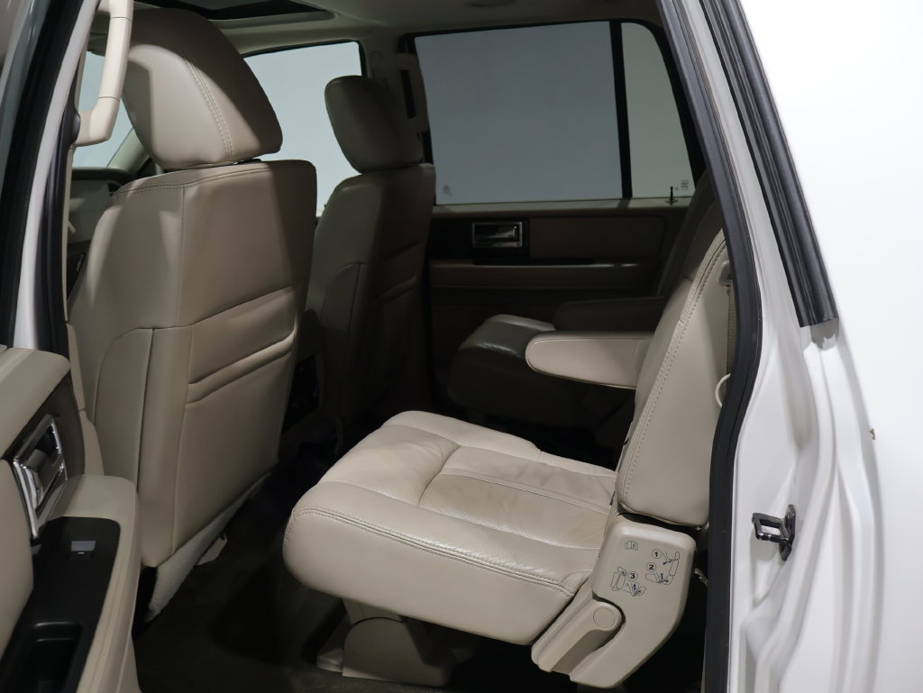 Used 2016 Lincoln Navigator L Select AWD/4WD image 20