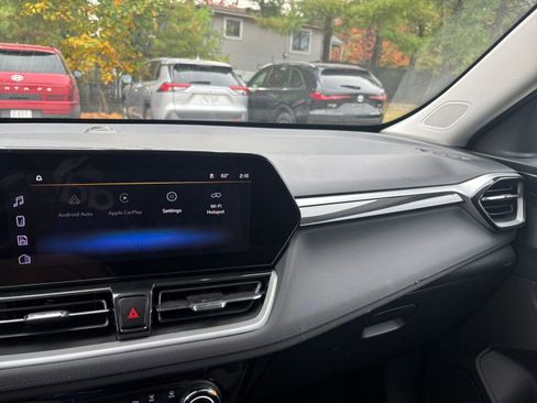 Used 2025 Chevrolet TrailBlazer LT image 33