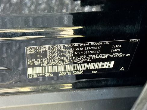 Used 2025 Toyota RAV4 LE AWD/4WD image 33