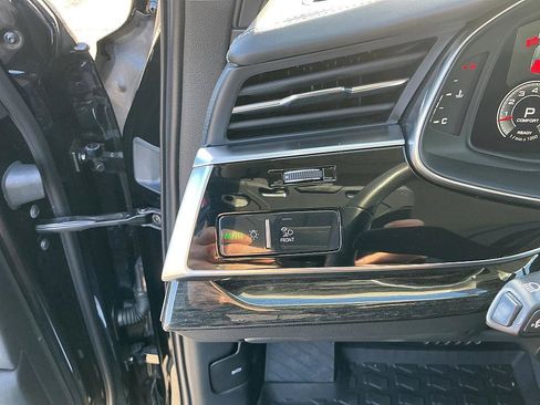 Used 2023 Audi Q7 3.0T Prestige w/ Prestige Package image 13