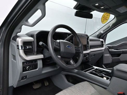Used 2023 Ford F350 XLT w/ XLT Premium Package AWD/4WD image 16
