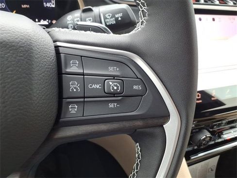 New 2025 Jeep Grand Cherokee L Limited image 24