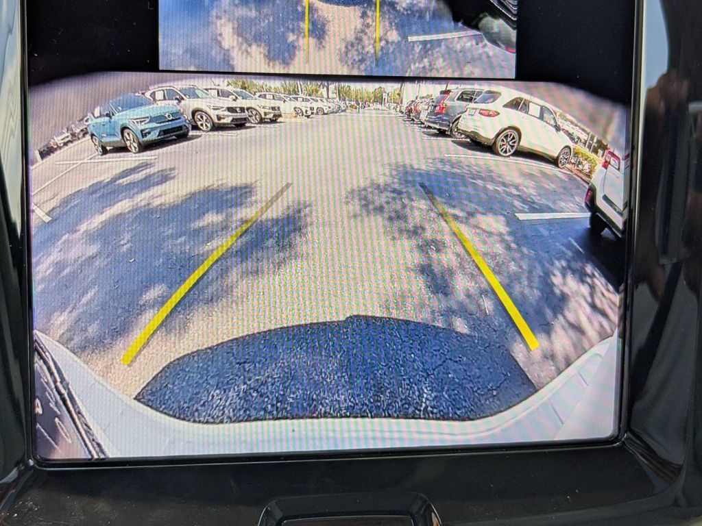 Certified 2024 Volvo XC60 B5 Ultimate w/ Protection Package Premier AWD/4WD image 28