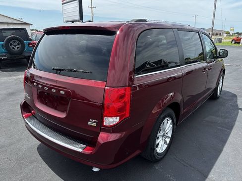 Used 2019 Dodge Grand Caravan SXT FWD image 6