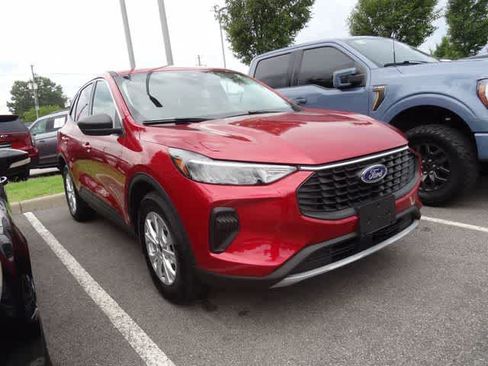 Used 2023 Ford Escape Active AWD/4WD image 3