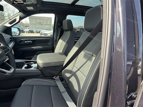New 2026 Chevrolet Suburban Premier w/ Sun And Tow Package image 14