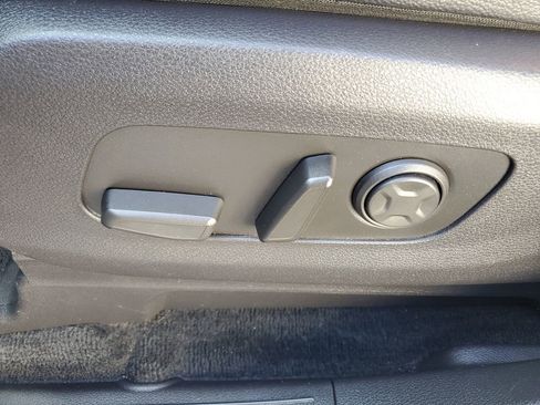 Used 2022 Kia Carnival SX Prestige image 24