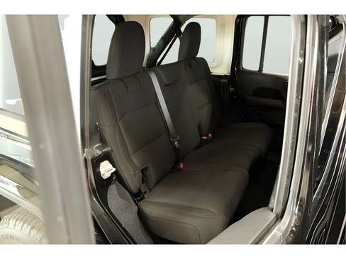 Used 2020 Jeep Wrangler Unlimited Sahara AWD/4WD image 24