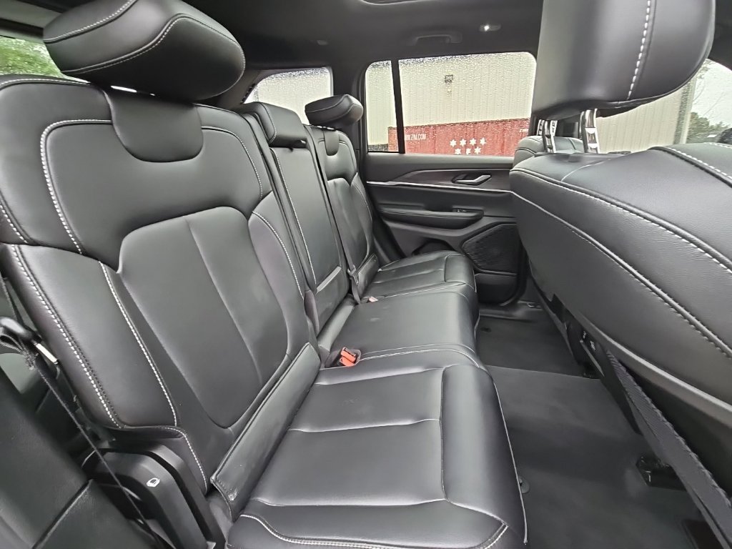 Used 2024 Jeep Grand Cherokee Limited AWD/4WD image 22