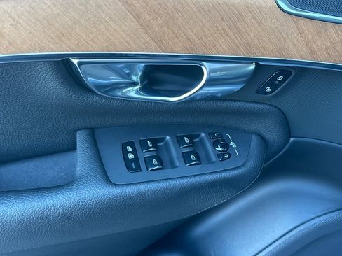 Used 2021 Volvo XC90 T8 Inscription Expression w/ Climate Package image 10