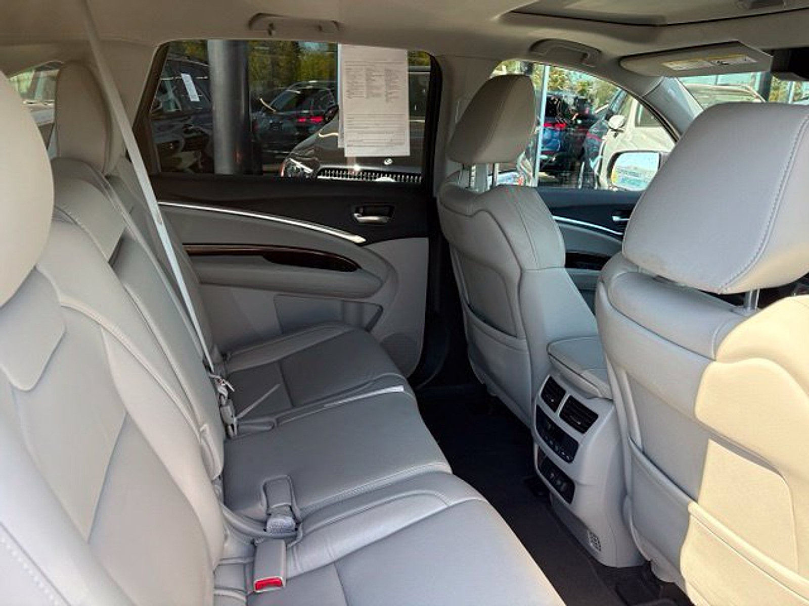 Used 2017 Acura MDX SH-AWD image 11
