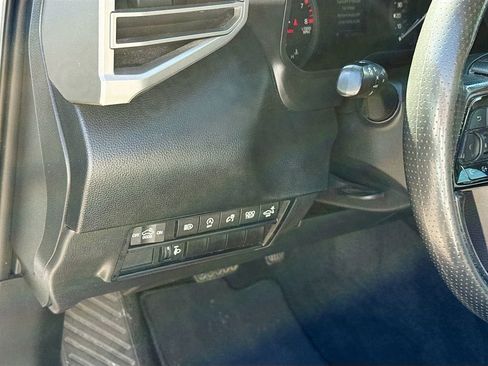 Used 2022 Toyota Tundra SR5 w/ SR5 Convenience Package image 11