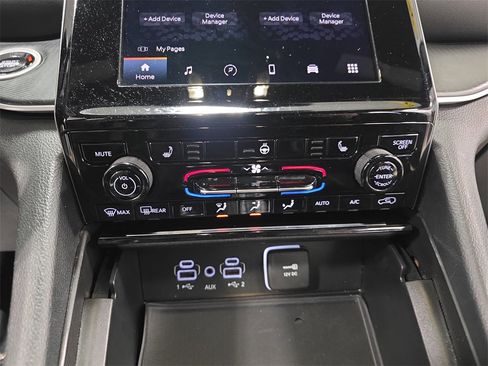 Used 2024 Jeep Grand Cherokee Altitude image 22