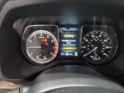 Used 2017 Nissan Titan S AWD/4WD image 8