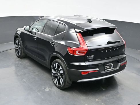 Used 2024 Volvo XC40 B5 Ultimate w/ Protection Package Premier image 33