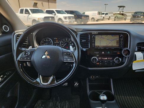 Used 2016 Mitsubishi Outlander GT AWD/4WD image 10