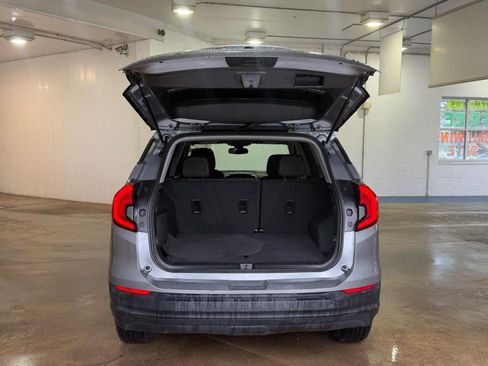 Used 2024 GMC Terrain SLE AWD/4WD image 4