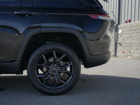 New 2025 Jeep Grand Cherokee Limited image 6