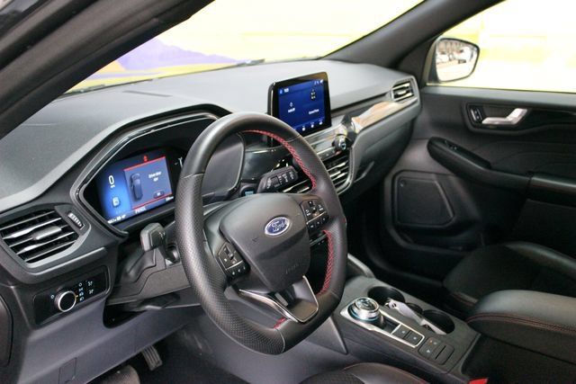 Used 2025 Ford Escape ST-Line AWD/4WD image 16