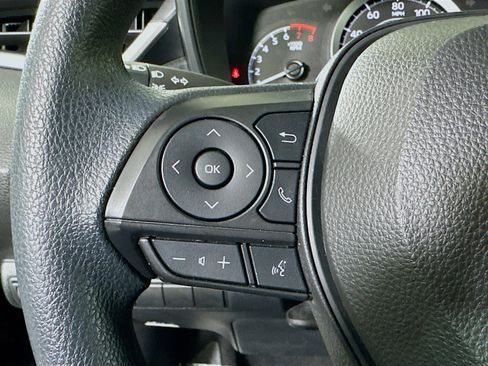 Used 2022 Toyota Corolla LE image 16