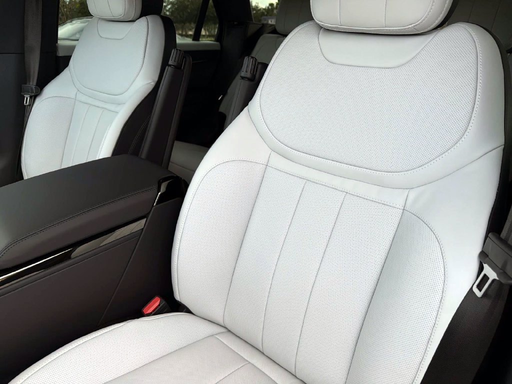 New 2027 Land Rover Range Rover Sport Dynamic SE AWD/4WD image 18
