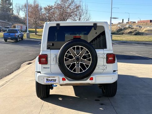 Used 2022 Jeep Wrangler Unlimited Sahara image 4
