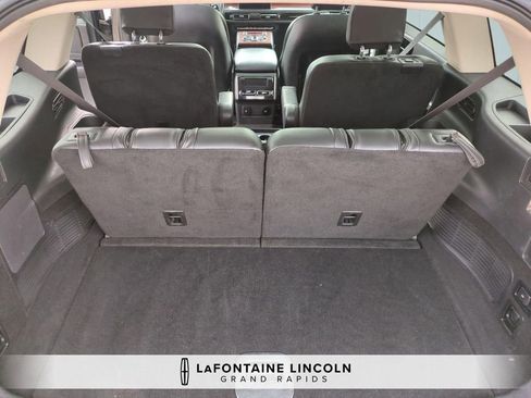 Used 2022 Lincoln Aviator Reserve w/ Elements Package Plus AWD/4WD image 30