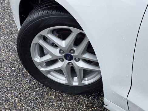 Used 2016 Ford Fusion SE FWD image 28