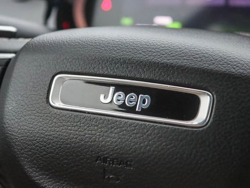 Used 2023 Jeep Grand Cherokee 4WD 4xe image 28