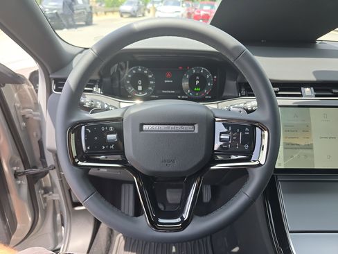 Certified 2025 Land Rover Range Rover Evoque S image 31