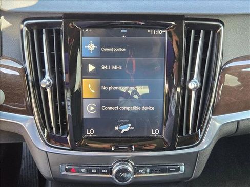 Used 2019 Volvo S90 T5 Momentum FWD image 17