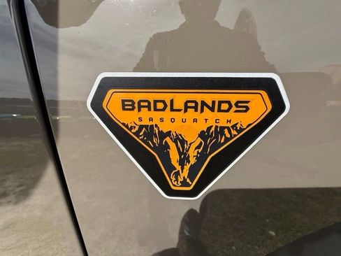 Used 2025 Ford Bronco Badlands AWD/4WD image 10