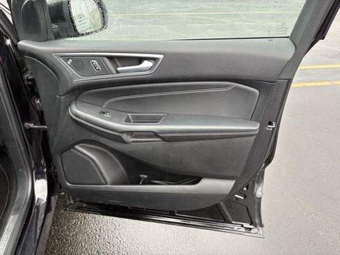 Used 2024 Ford Edge Titanium image 18