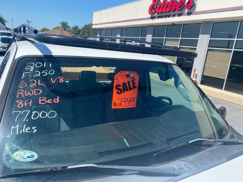 Used 2011 Ford F250 XL image 3