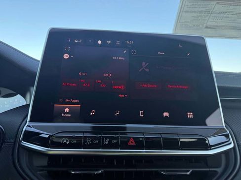 New 2026 Jeep Compass Latitude image 30