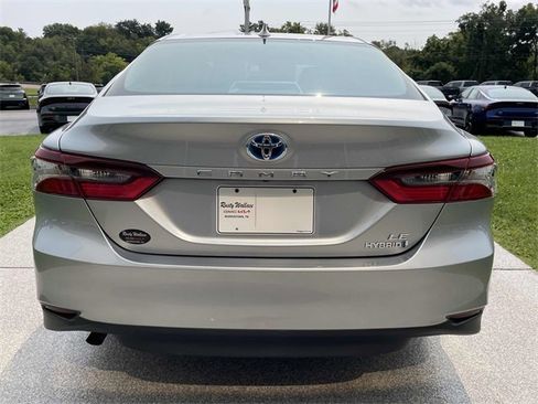 Used 2024 Toyota Camry LE image 5