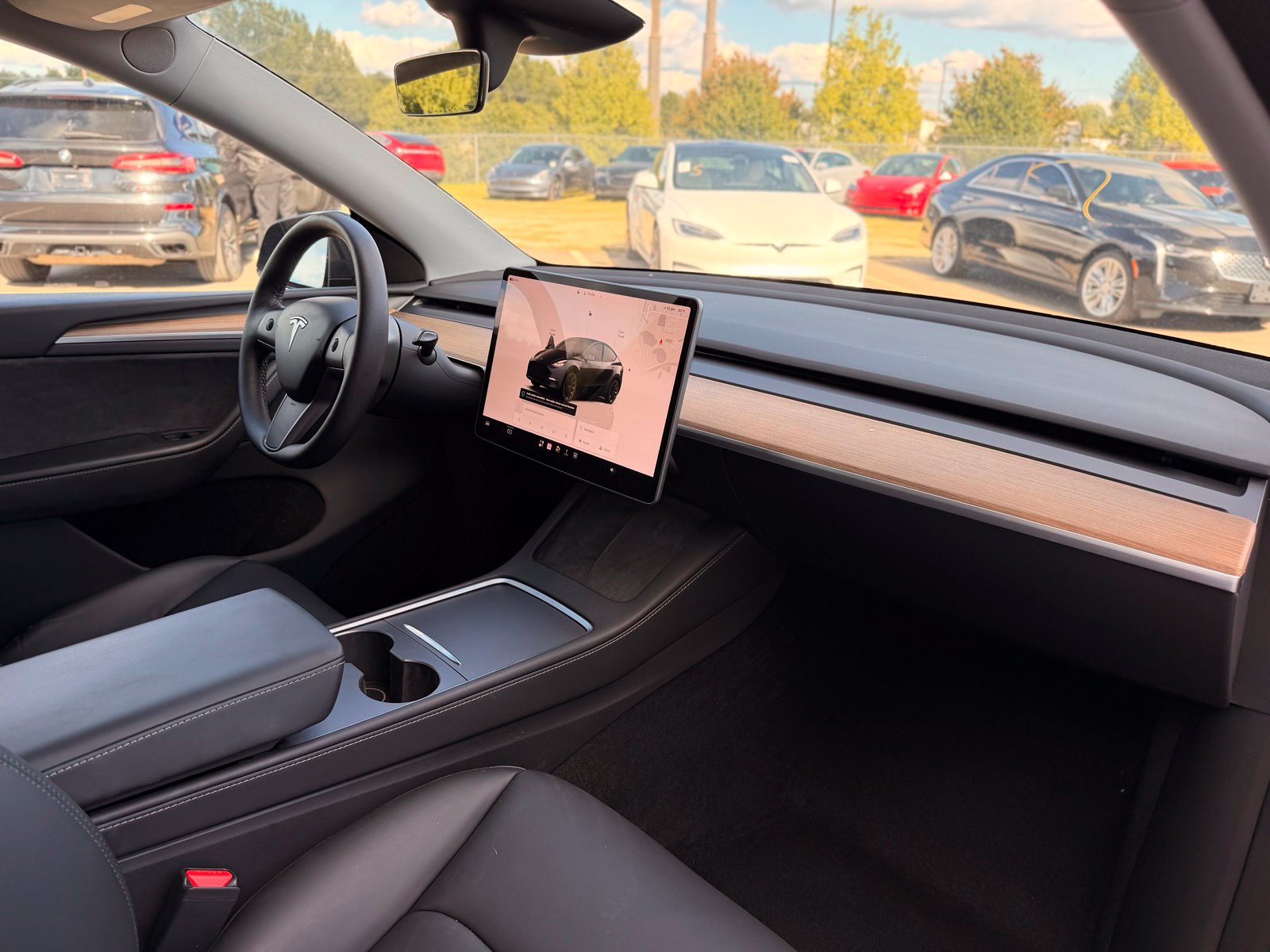Used 2024 Tesla Model Y Long Range RWD image 26
