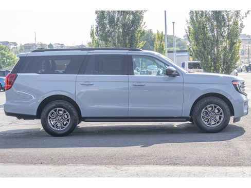 Used 2025 Ford Expedition Max Active AWD/4WD image 2