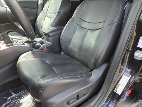 Used 2018 Nissan Rogue SL FWD image 28