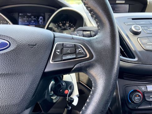 Used 2017 Ford Escape SE w/ SE Sport Appearance Package FWD image 24
