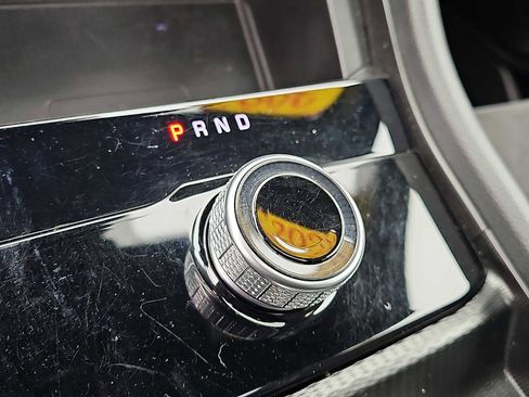 Used 2025 Jeep Grand Cherokee Altitude image 16